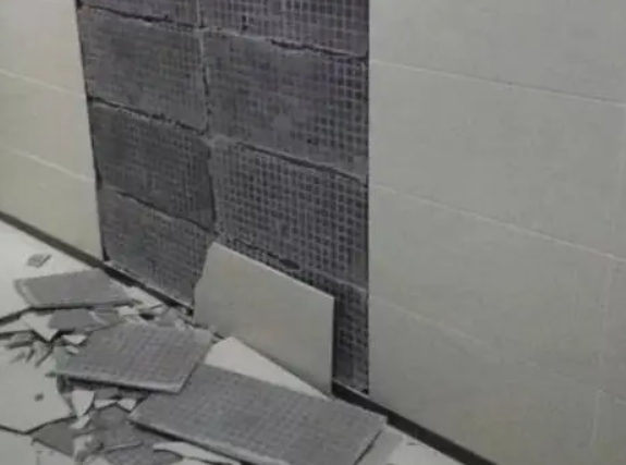 兴宁瓷砖空鼓维修公司分享下兴宁墙砖松动维修的知识